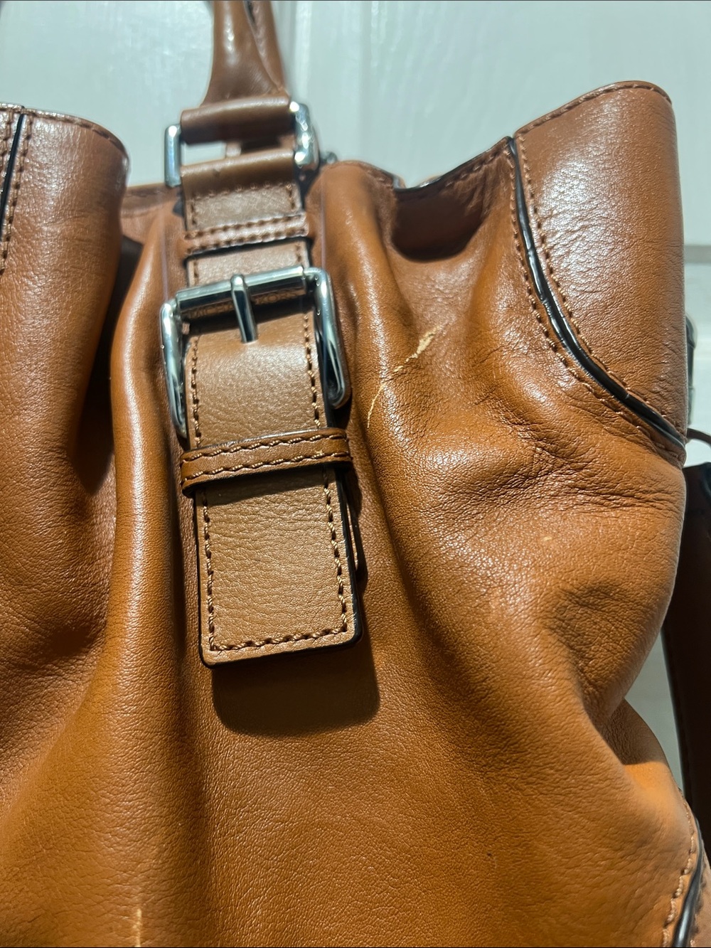 Michael Kors Women's Classic Tan Leather Tote Bag with Adjustable Strap - Picture 7 of 14